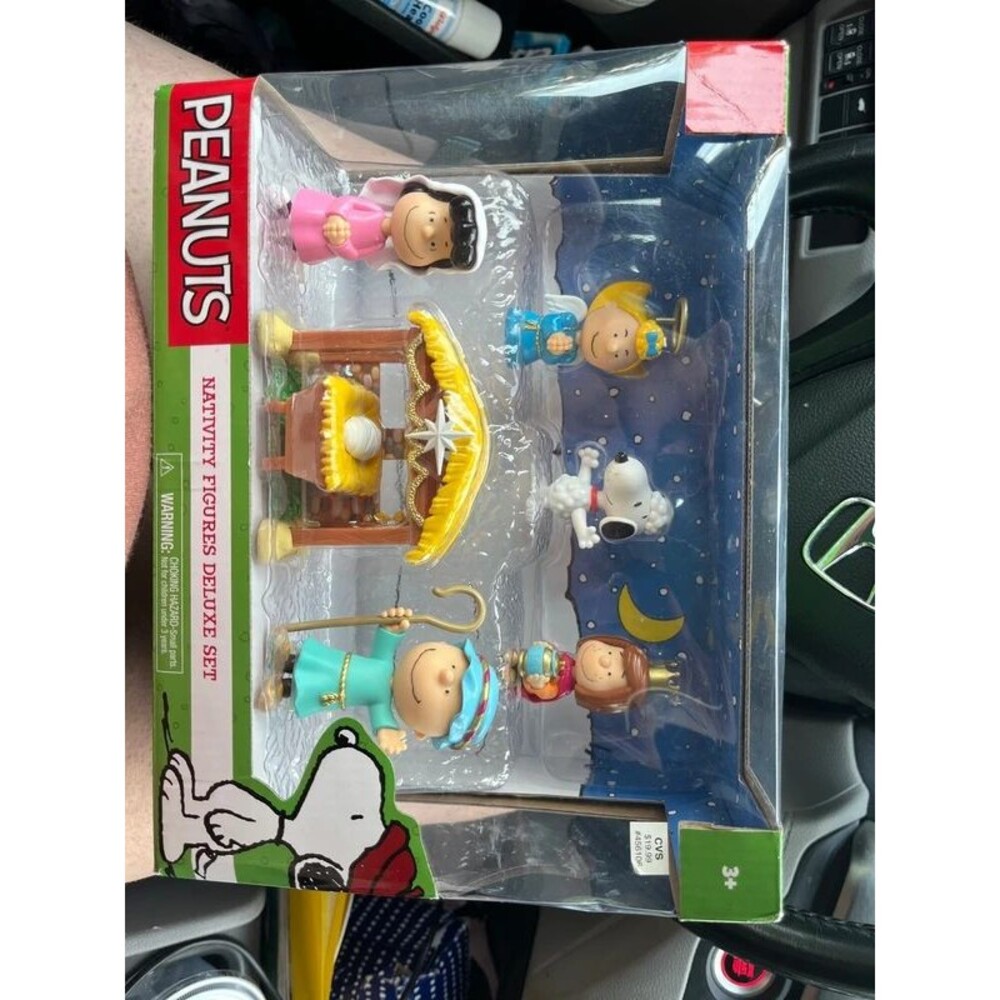 2018 Peanuts Nativity Charlie Brown Snoopy Set